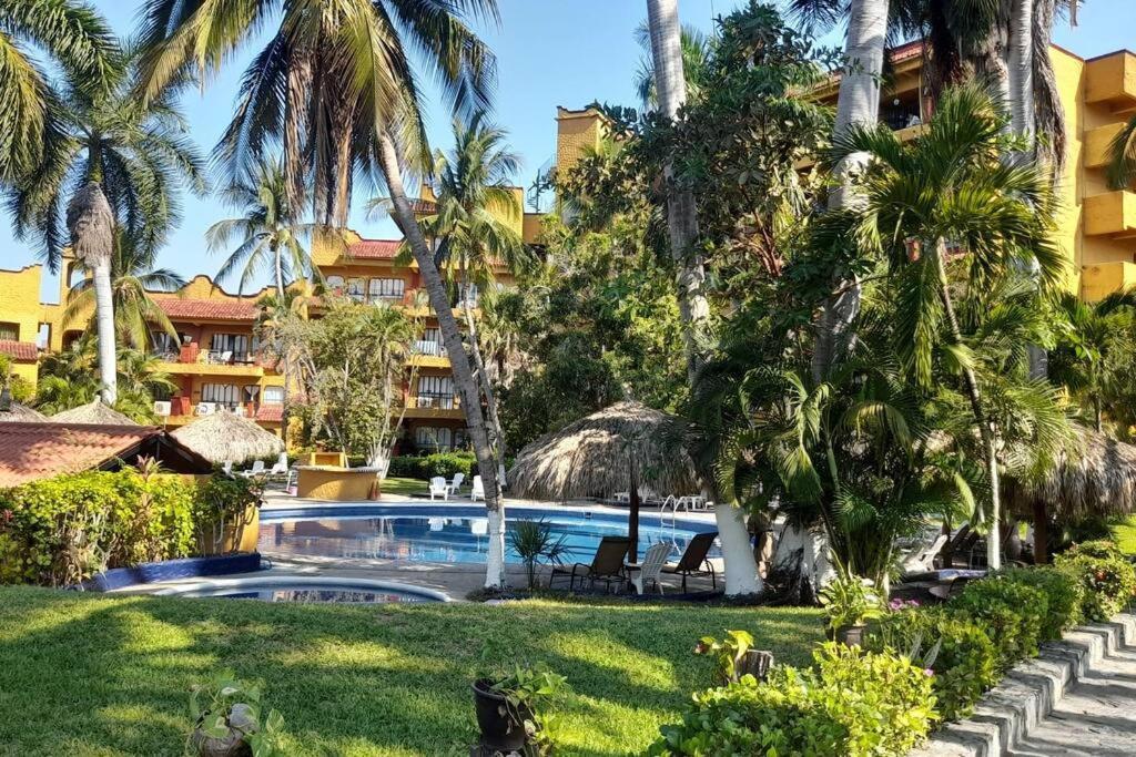 Sol Y Mar. Delfines Apartment อิกซ์ทาปา ภายนอก รูปภาพ